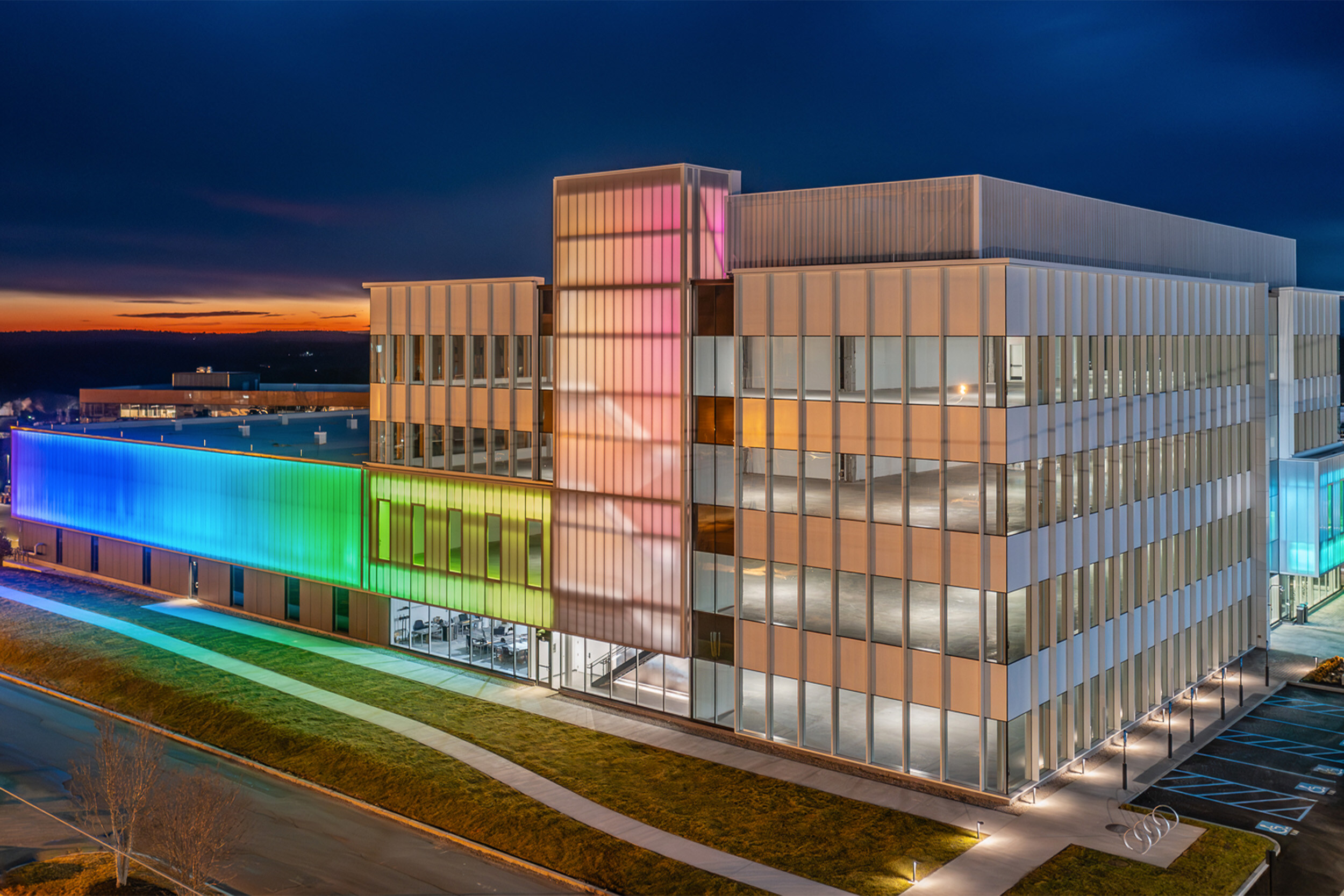 103+CityPoint+Architectural+Facade+Lighting