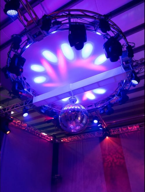 Circle-Truss-with-Spandex-Screen-740x1024