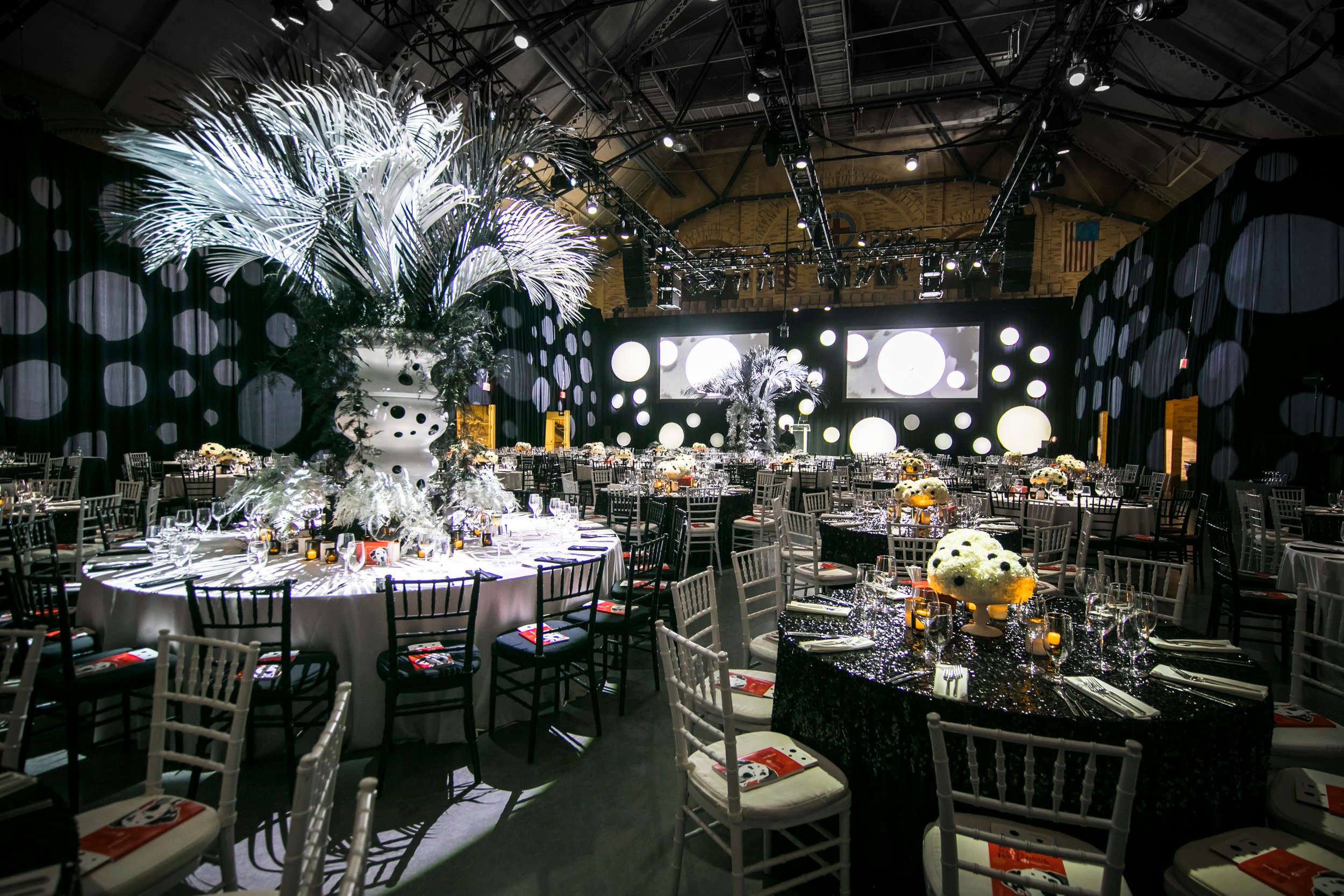 Rafanelli+Events+Port+Lighting+Systems+Black+and+White+Table+Spotlights+2