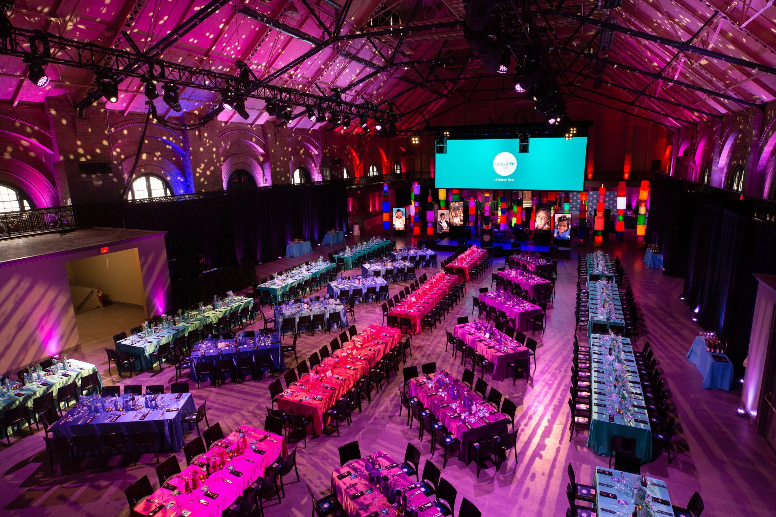 Unicef+Gala+Port+Lighting+Systems+Colorful+LED+Lighting+and+Twinkle+Spotlights (4)